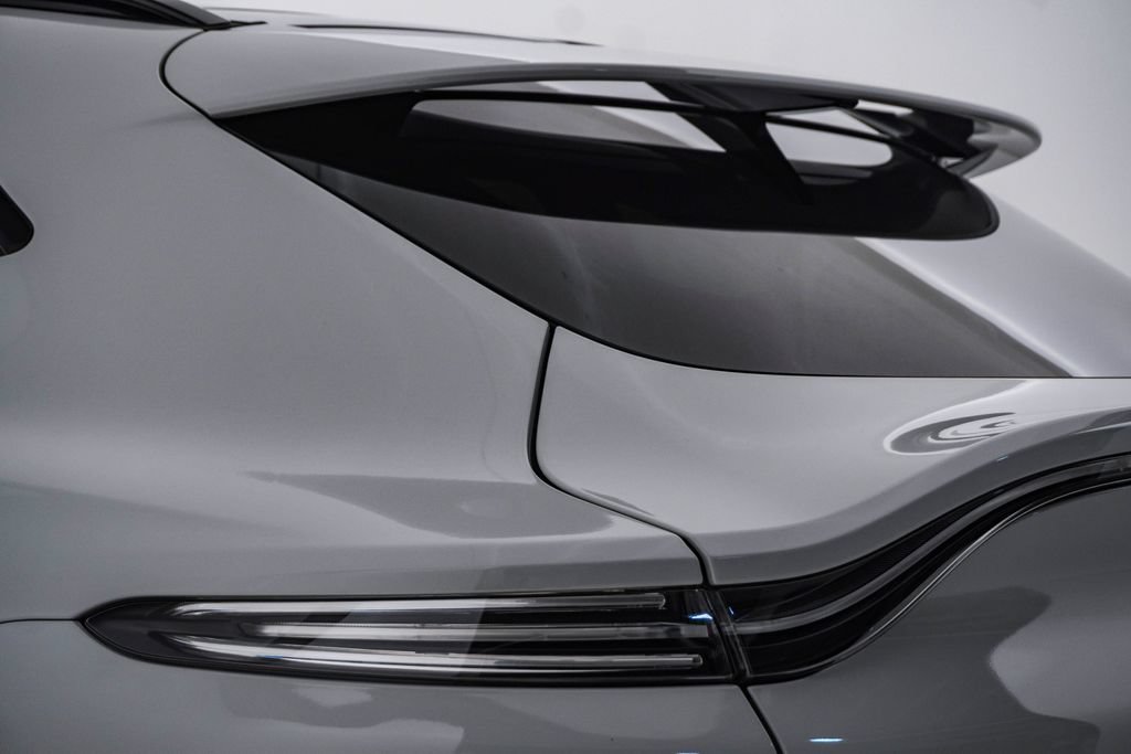 Used 2023 Aston Martin DBX AWD/4WD image 13