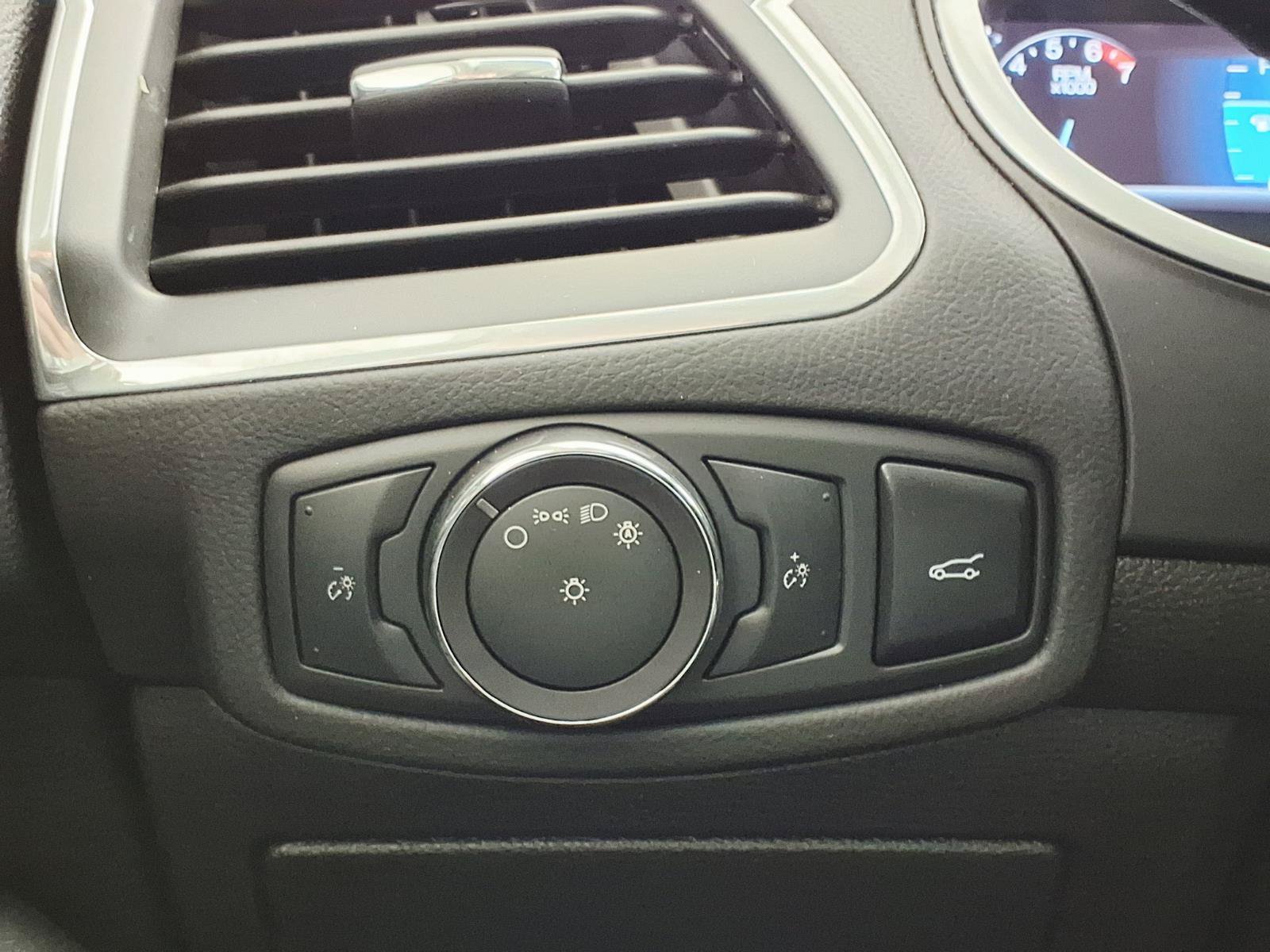 Used 2018 Ford Edge Sport w/ Equipment Group 401A AWD/4WD image 22