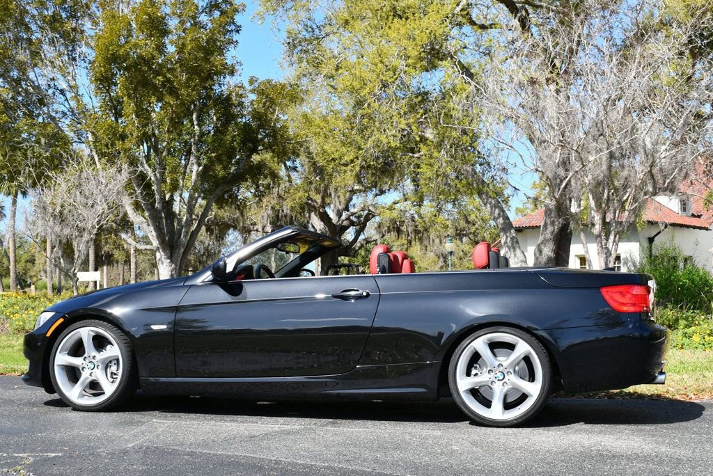 Used 2011 BMW 335i Convertible image 38
