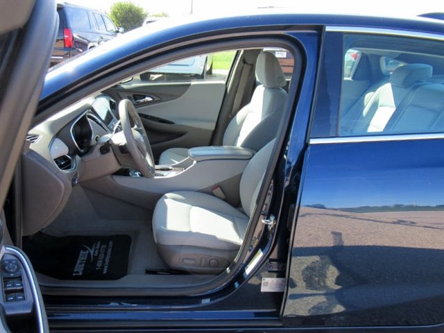 Used 2021 Chevrolet Malibu LT FWD image 12