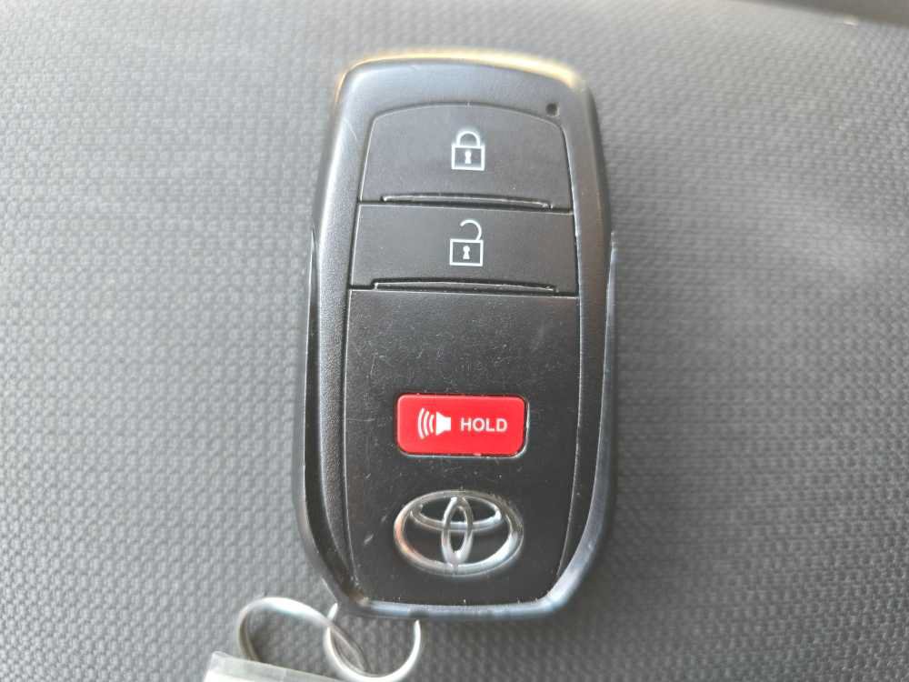 Used 2024 Toyota Corolla Cross LE w/ Moonroof Package AWD/4WD image 21
