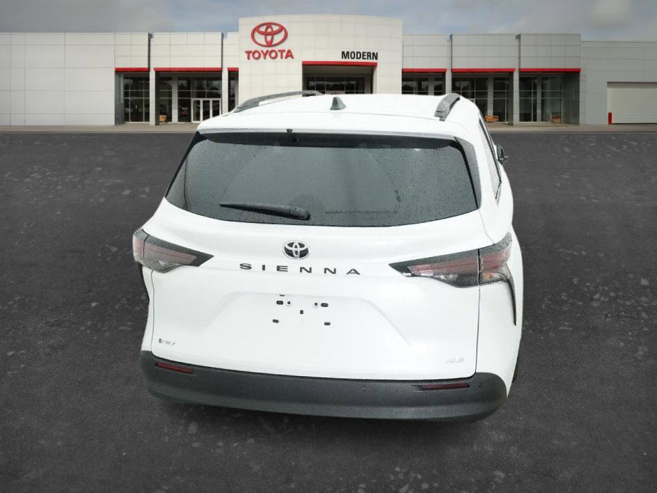 New 2026 Toyota Sienna XLE FWD image 17