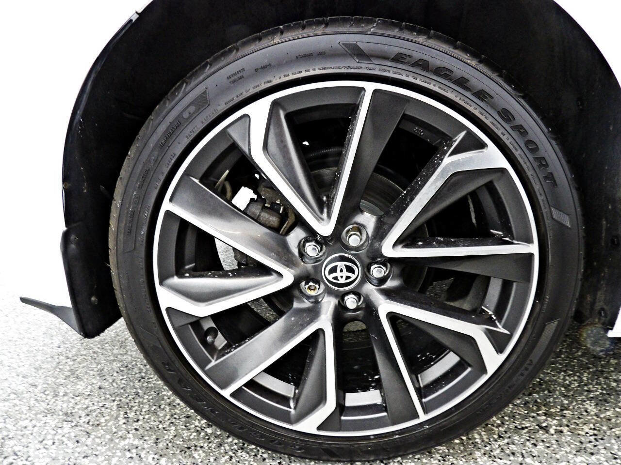 Used 2019 Toyota Corolla XSE FWD image 20