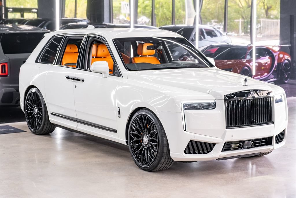 Used 2021 Rolls-Royce Cullinan AWD/4WD image 2
