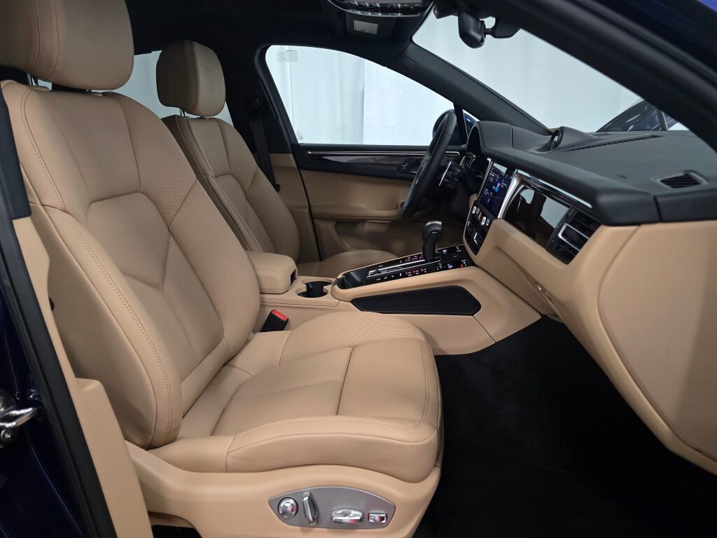 New 2026 Porsche Macan AWD/4WD image 28