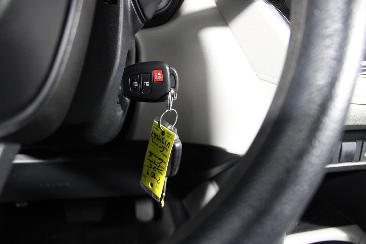 Used 2025 Toyota Corolla Cross L FWD image 13