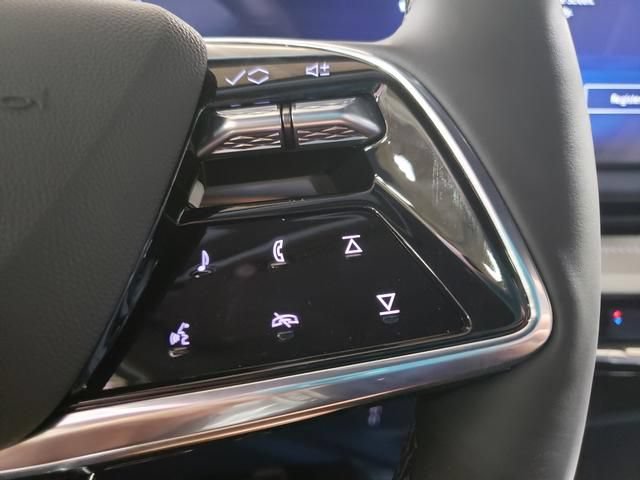 New 2027 Cadillac Optiq Premium Luxury w/ LPO, Floor Liner Package AWD/4WD image 20