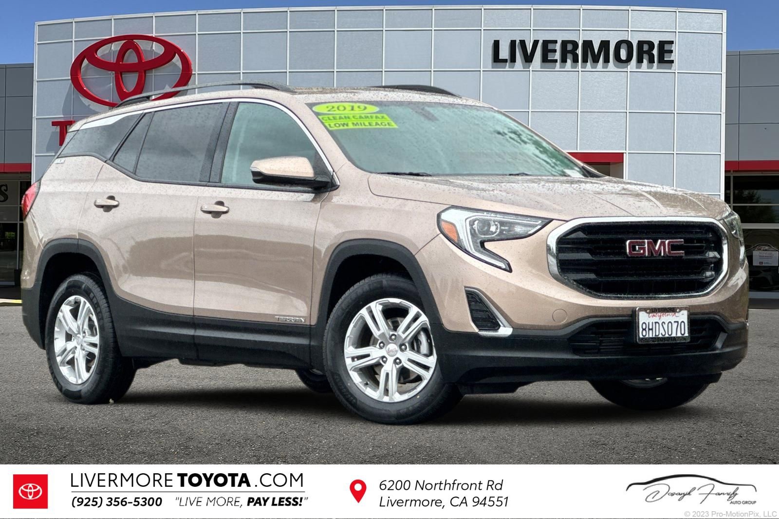 Used 2019 GMC Terrain SLE w/ Driver Convenience Package FWD image 1