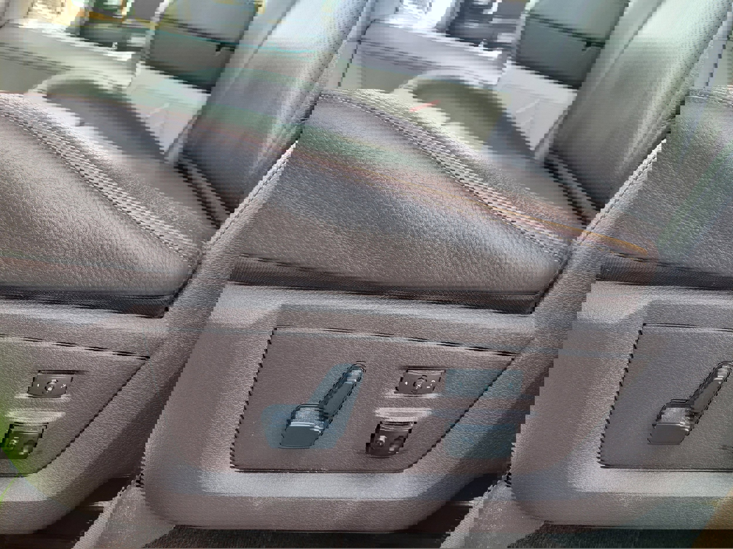 Used 2017 RAM 1500 Laramie Longhorn image 27