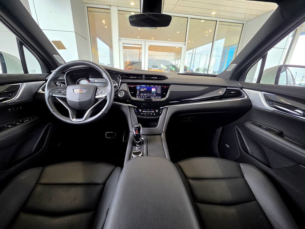 Used 2025 Cadillac XT6 Sport w/ LPO, Floor Liner Package AWD/4WD image 16