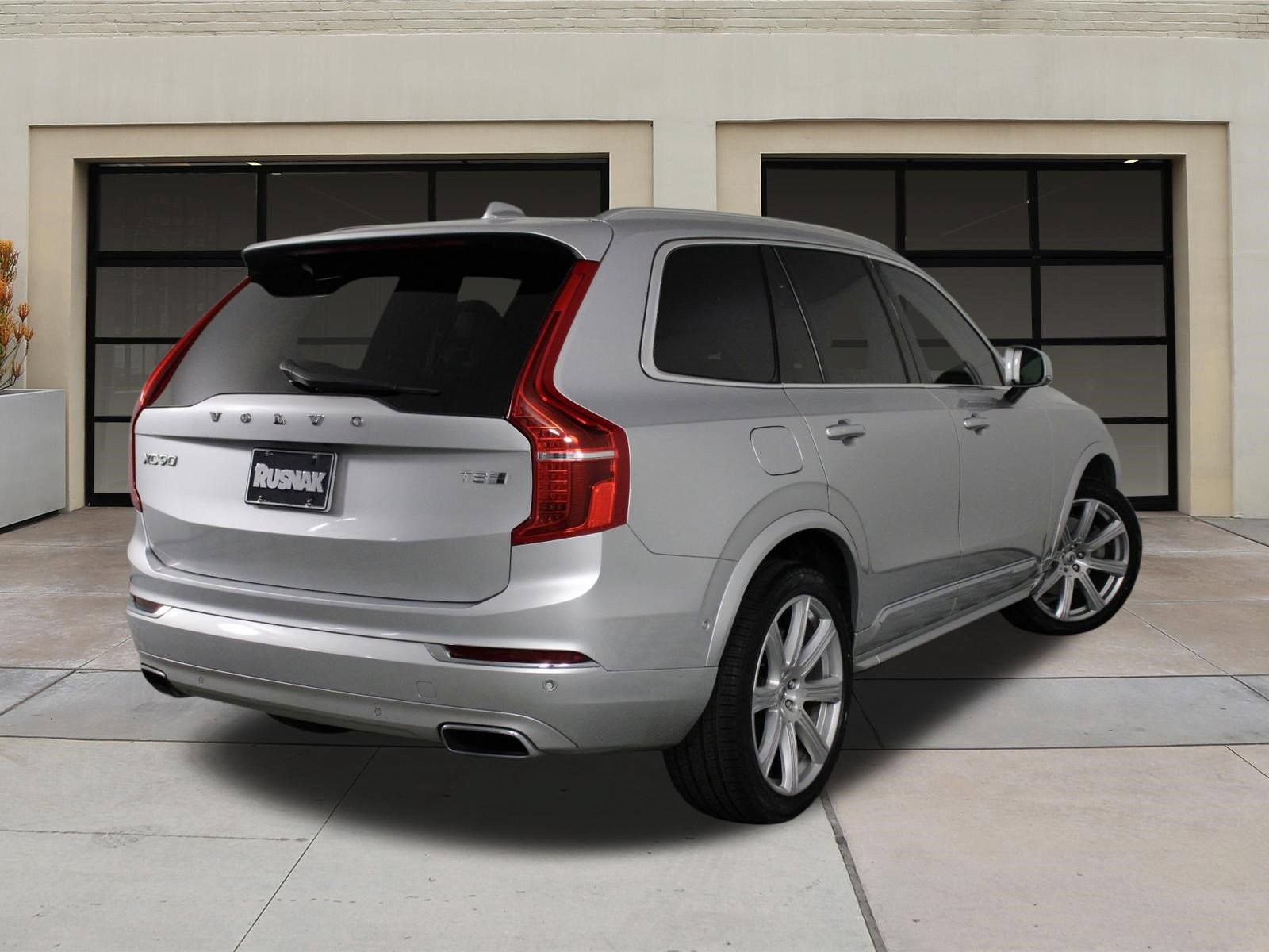 Used 2017 Volvo XC90 T8 Inscription w/ Luxury Package AWD/4WD image 4