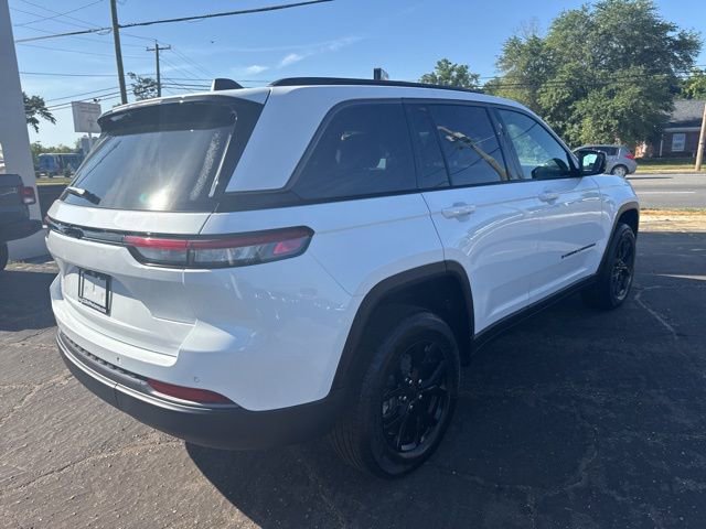 New 2026 Jeep Grand Cherokee Altitude RWD image 3
