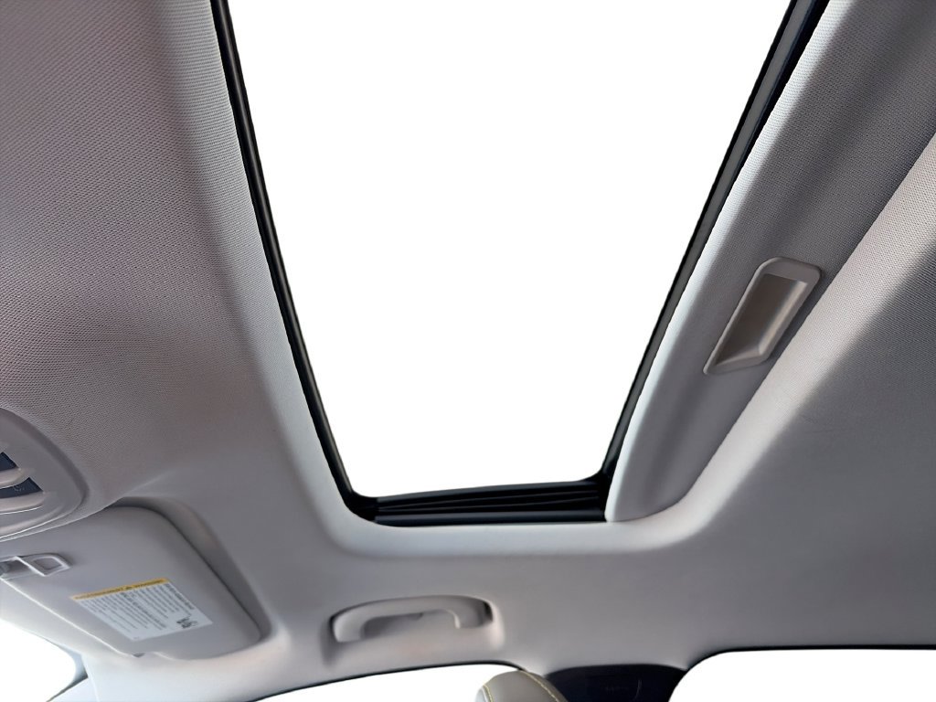 Certified 2025 Chevrolet Trax ACTIV w/ Sunroof Package FWD image 19