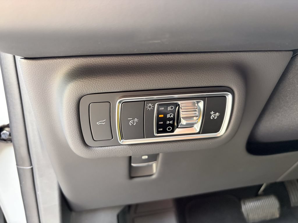 New 2026 Lincoln Nautilus Reserve AWD/4WD image 12
