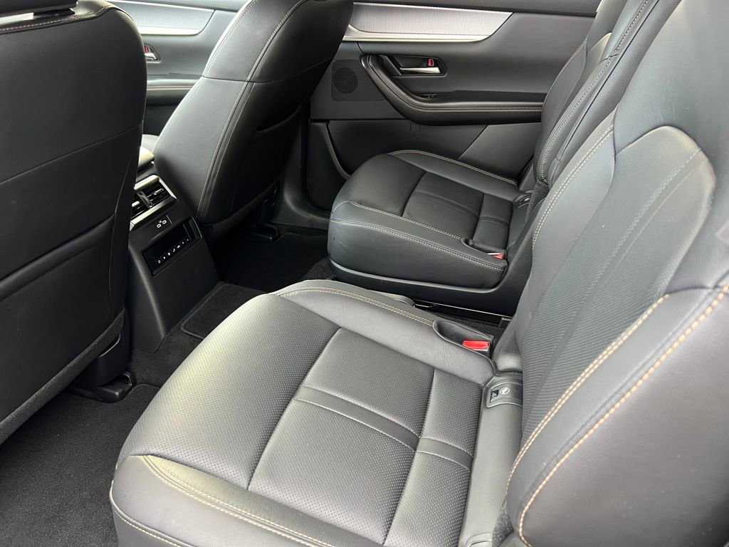 Used 2025 MAZDA CX-90 3.3 Turbo w/ Premium Sport Pkg image 12