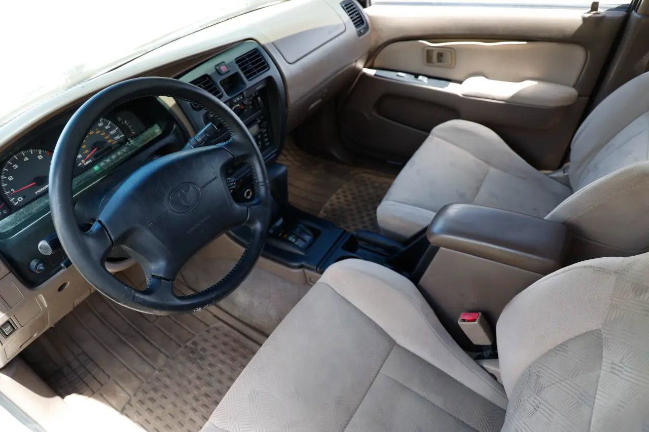 Used 2002 Toyota 4Runner SR5 image 4