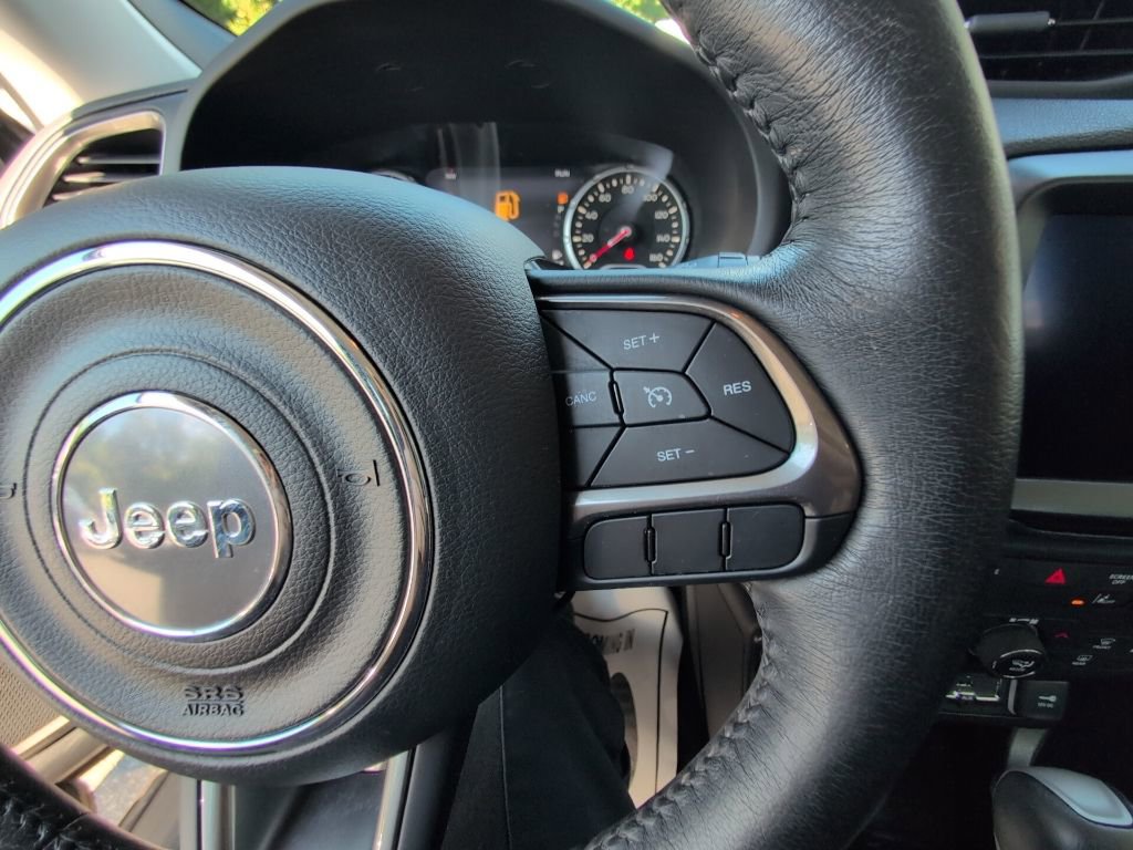 Used 2021 Jeep Renegade Limited image 21