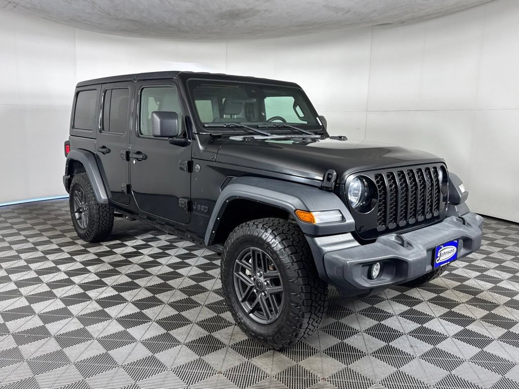 Used 2024 Jeep Wrangler Unlimited Sport AWD/4WD image 3