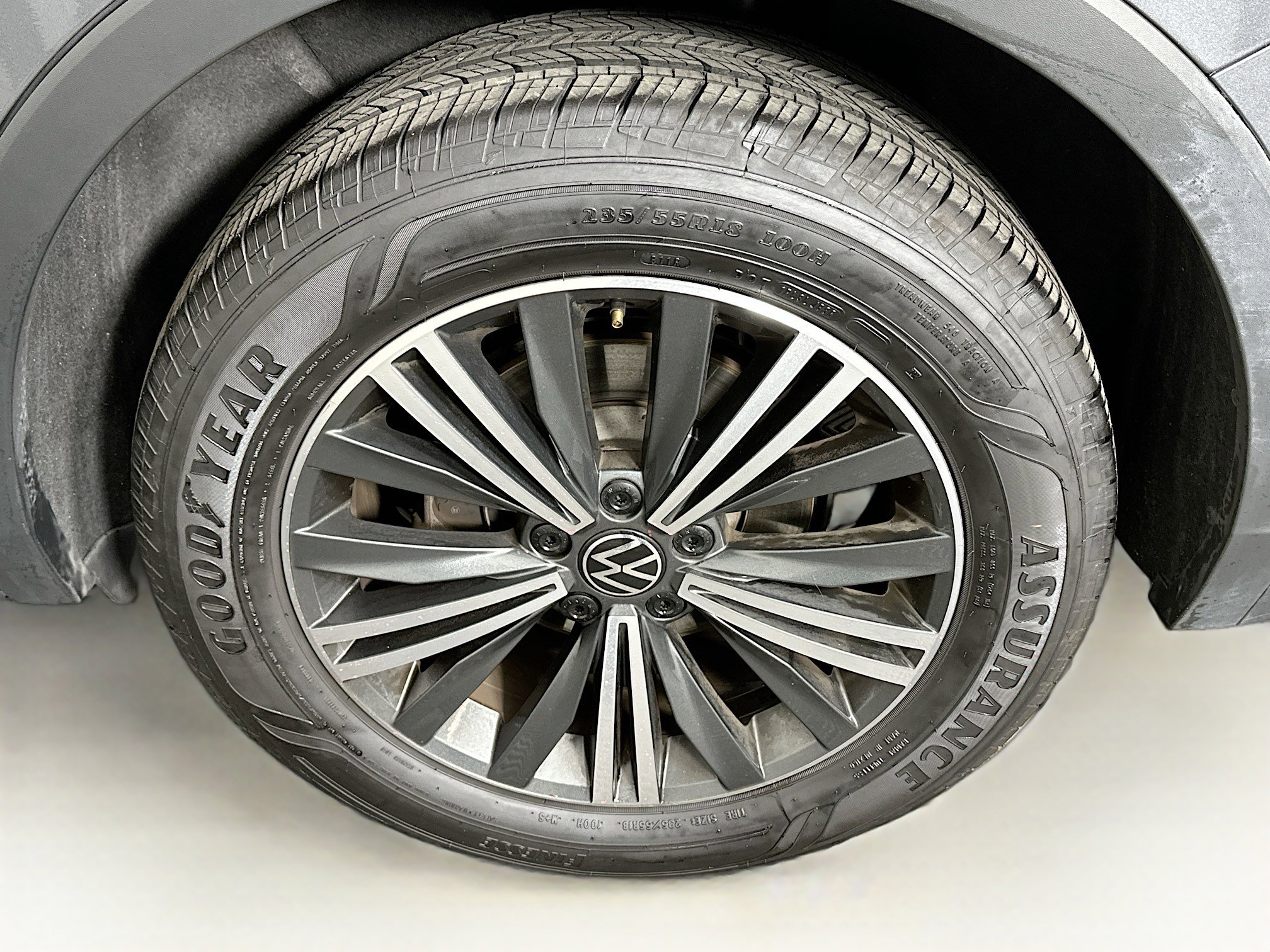 Used 2024 Volkswagen Tiguan Wolfsburg Edition image 11