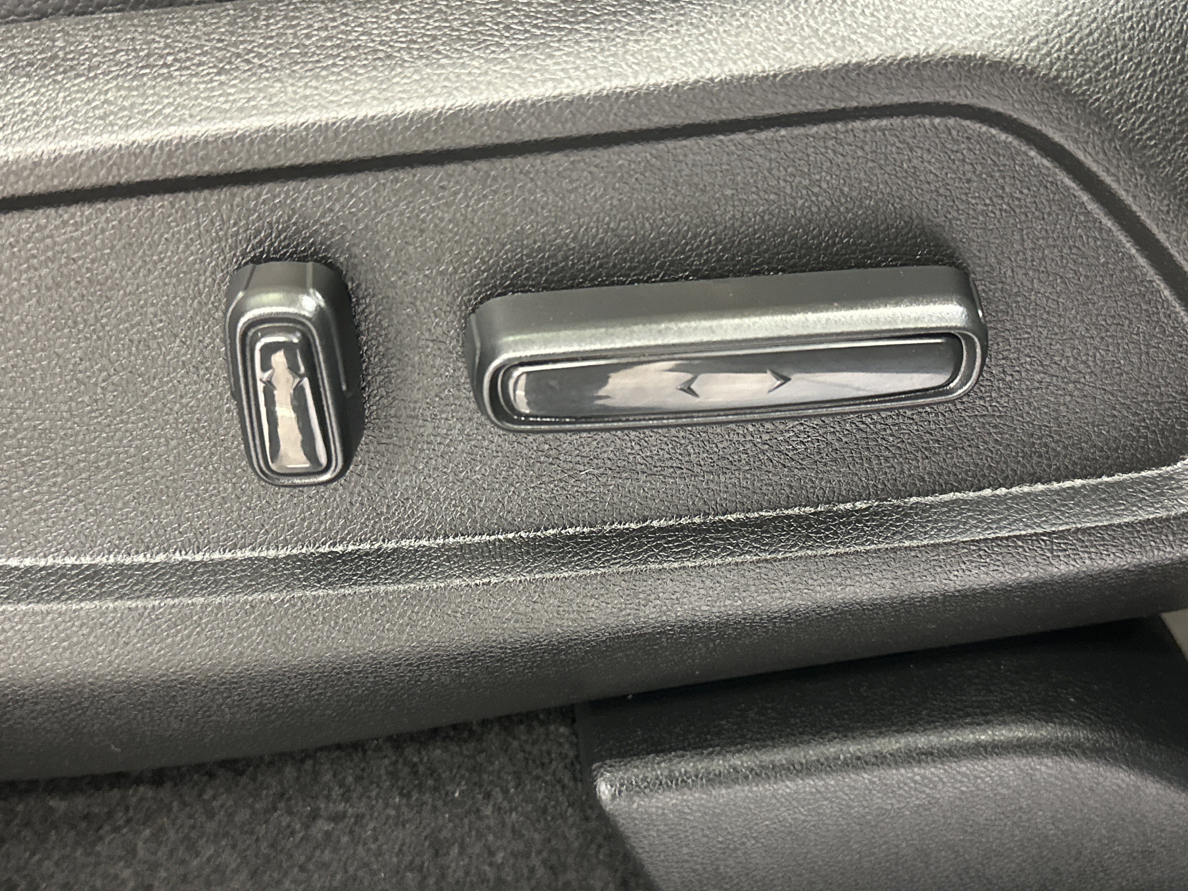 Used 2025 Honda Pilot Black Edition image 25