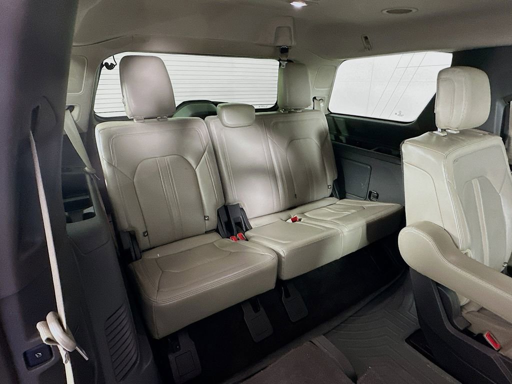 Used 2018 Ford Expedition Limited RWD image 34