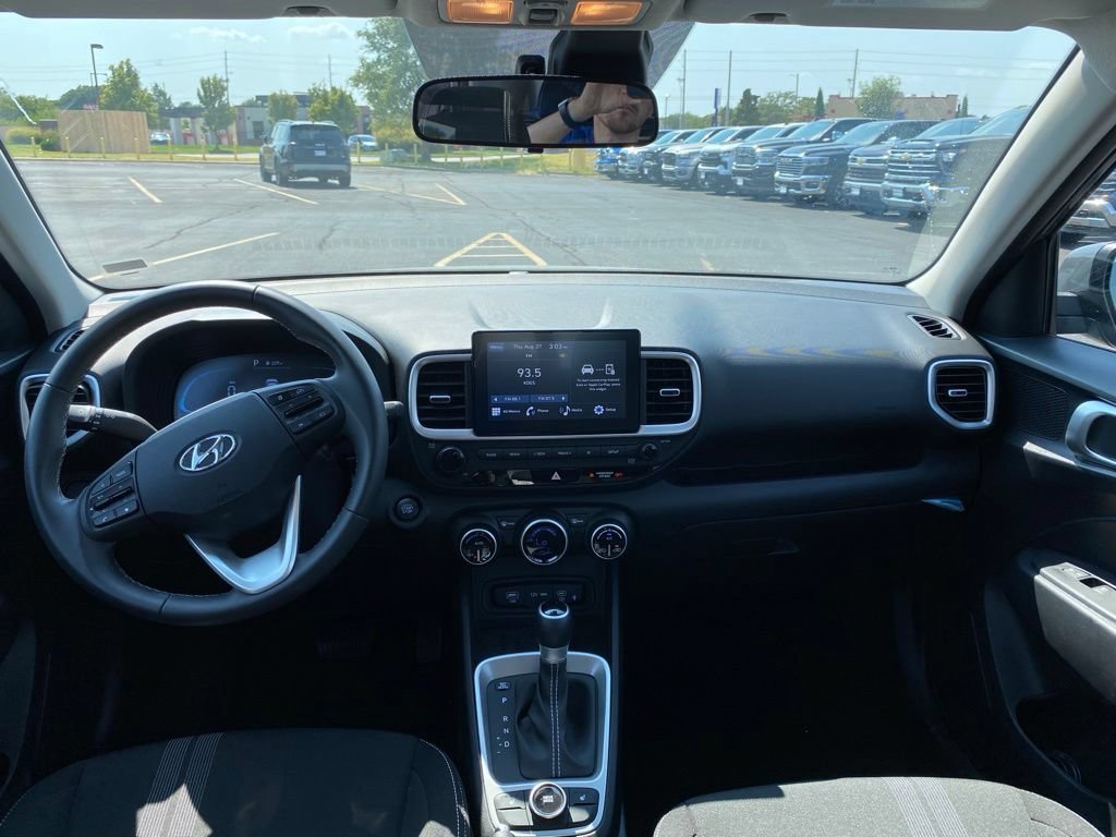 Used 2026 Hyundai Venue SEL FWD image 7