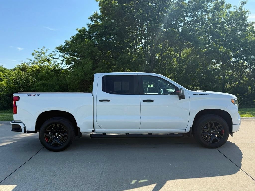 Used 2026 Chevrolet Silverado 1500 RST w/ Redline Edition AWD/4WD image 2