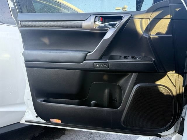 Used 2022 Lexus GX 460 w/ Black Line Special Edition AWD/4WD image 12