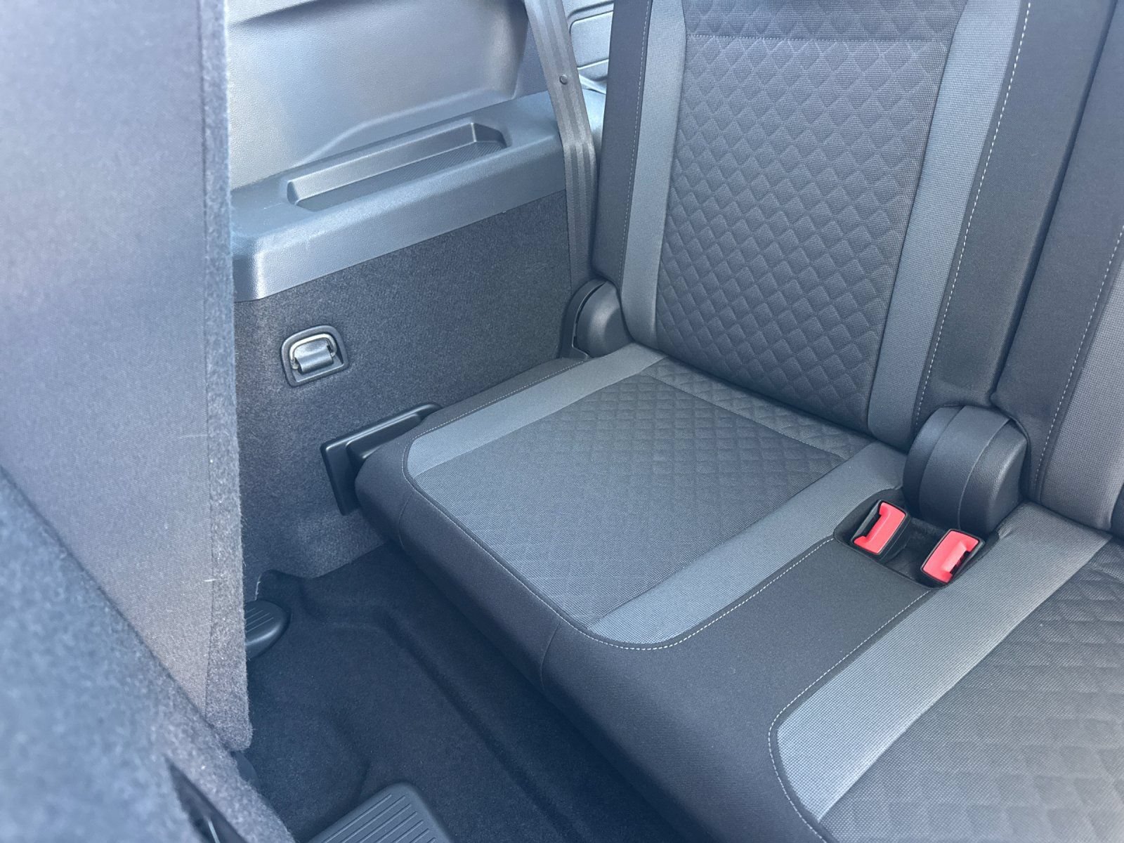 Used 2019 Volkswagen Tiguan S w/ 3rd Row Seat Package AWD/4WD image 18