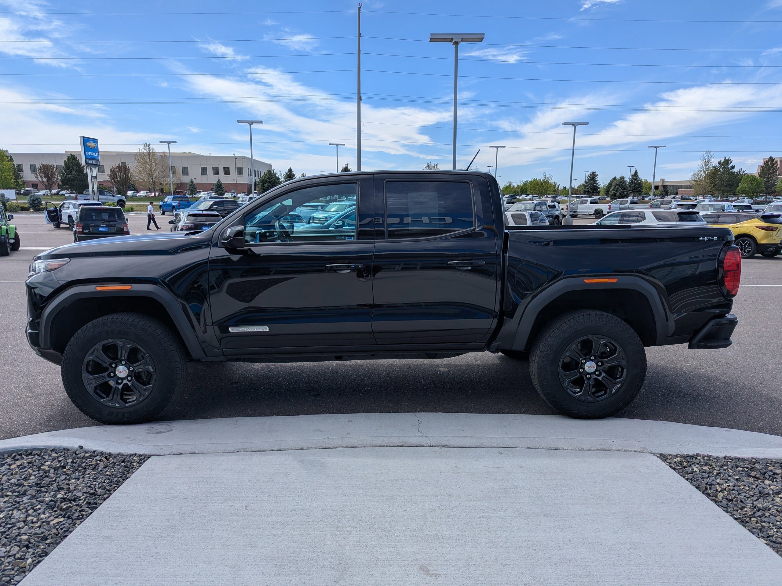 Certified 2024 GMC Canyon Elevation w/ Convenience Package AWD/4WD image 9