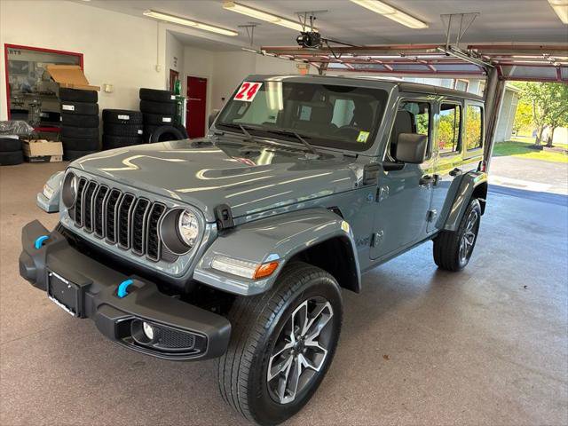 Certified 2024 Jeep Wrangler Unlimited AWD/4WD image 3