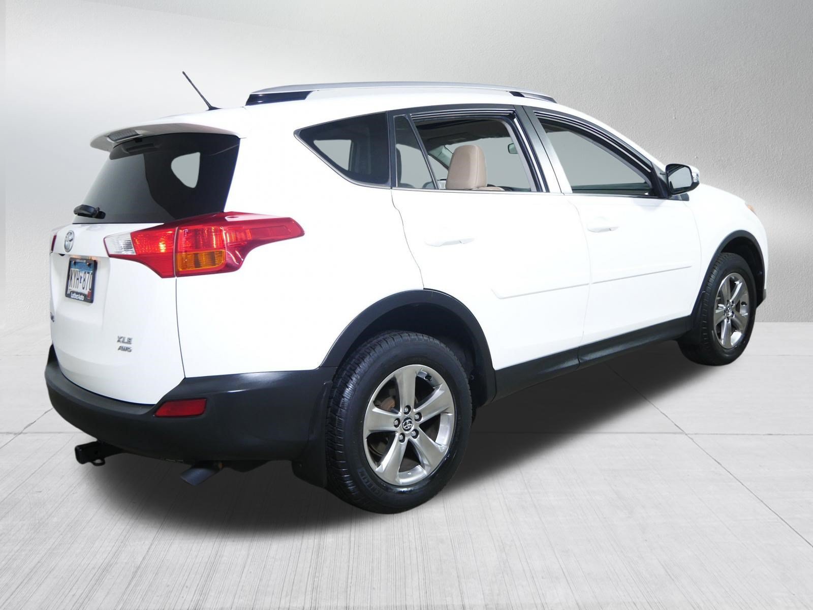 Used 2015 Toyota RAV4 XLE AWD/4WD image 7