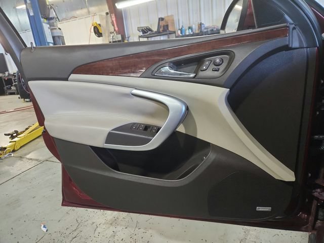 Used 2016 Buick Regal Premium w/ Driver Confidence Package #2 FWD image 19