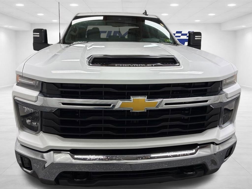 Used 2024 Chevrolet Silverado 2500 LT w/ Convenience Package image 3