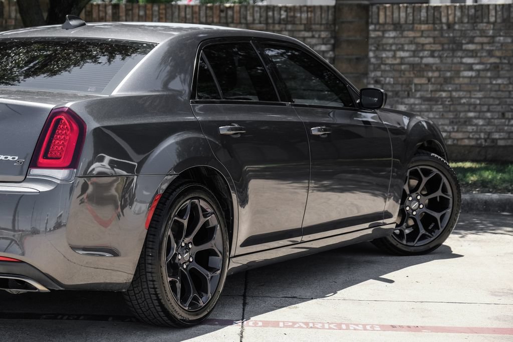 Used 2019 Chrysler 300 S RWD image 17