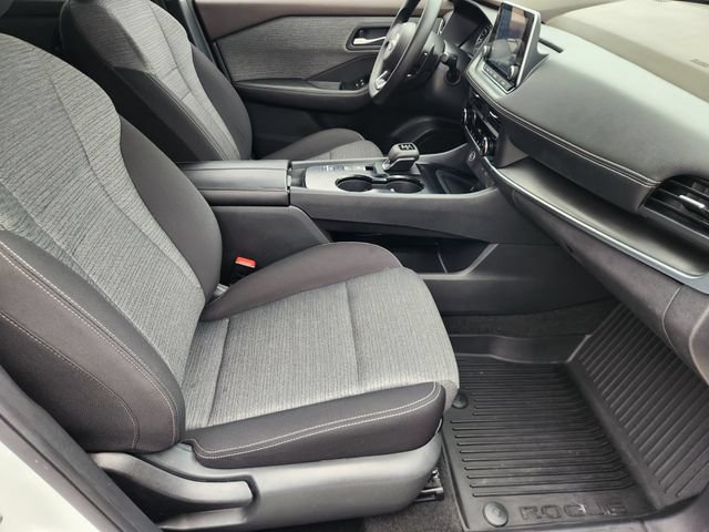 Used 2023 Nissan Rogue SV FWD image 14