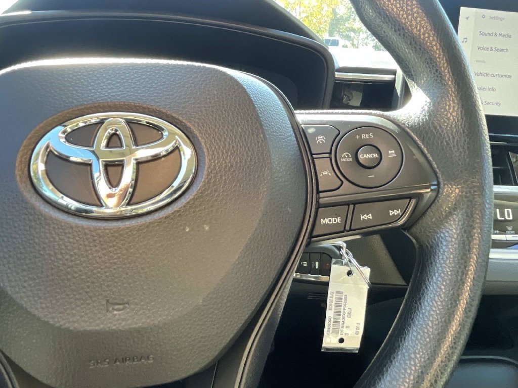 Used 2023 Toyota Corolla LE FWD image 31