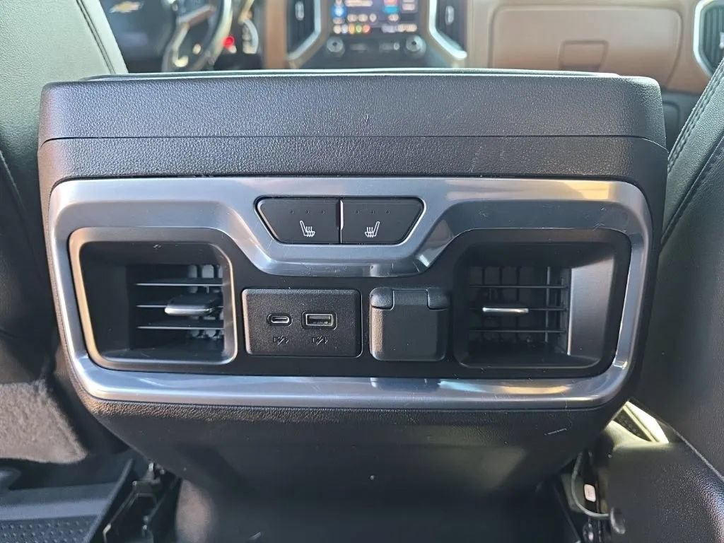 Used 2020 Chevrolet Silverado 1500 High Country w/ Technology Package AWD/4WD image 17