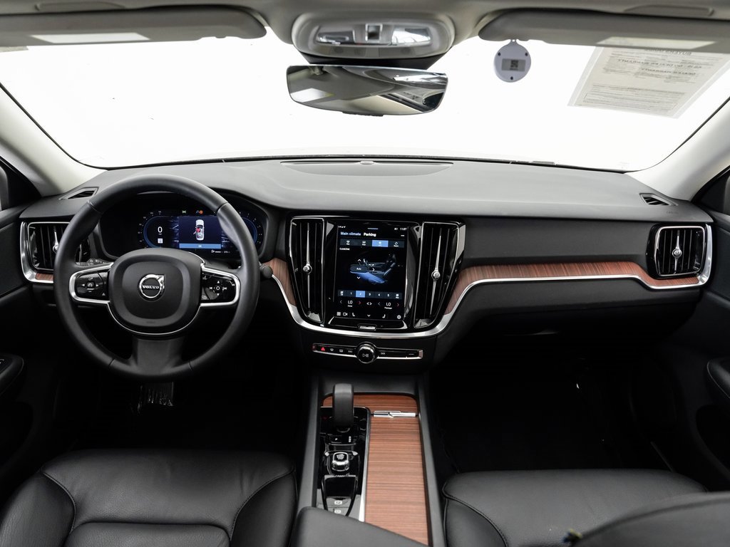 Used 2024 Volvo S60 B5 Plus image 18