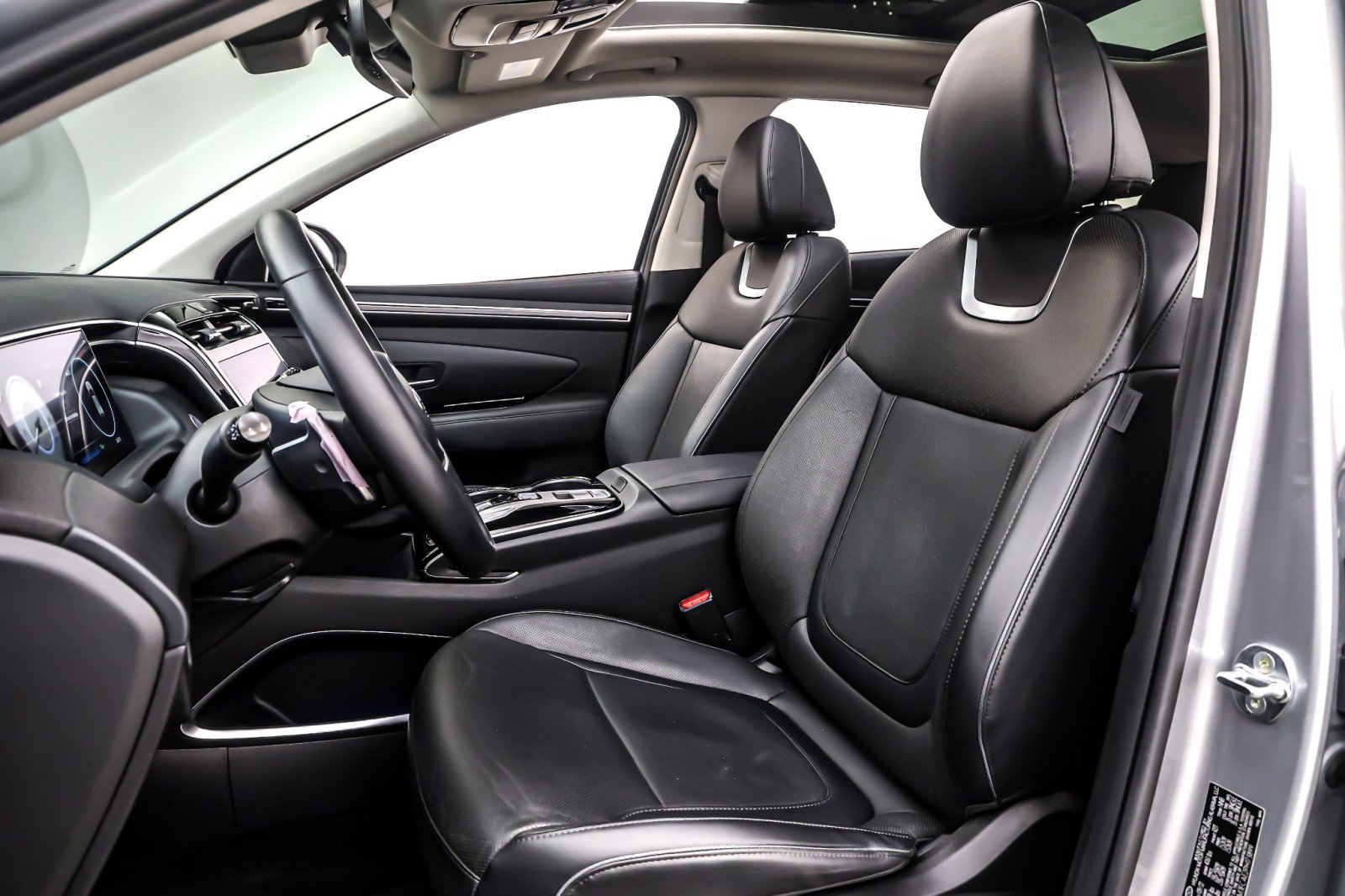 Used 2023 Hyundai Tucson Limited w/ Cargo Package image 18