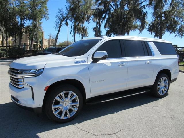 Used 2024 Chevrolet Suburban High Country w/ Advanced Technology Package image 4
