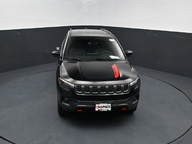 New 2026 Jeep Compass Trailhawk w/ Trailer Tow Group AWD/4WD image 46