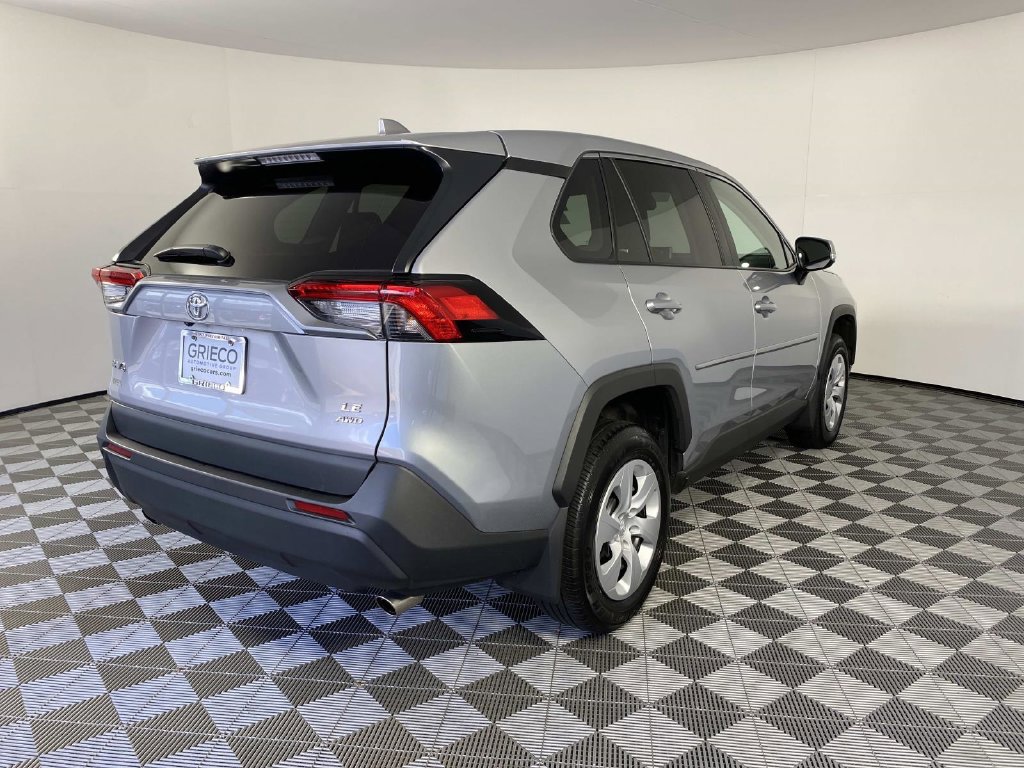 Used 2025 Toyota RAV4 LE AWD/4WD image 9
