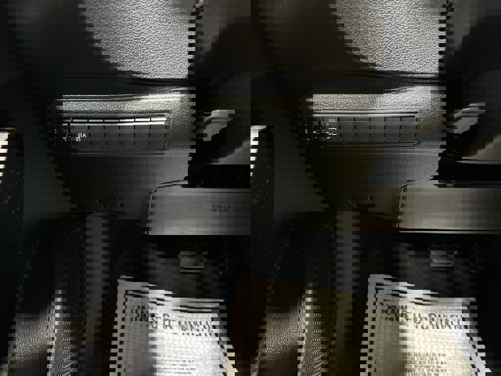 Used 2025 Toyota Corolla XSE image 17