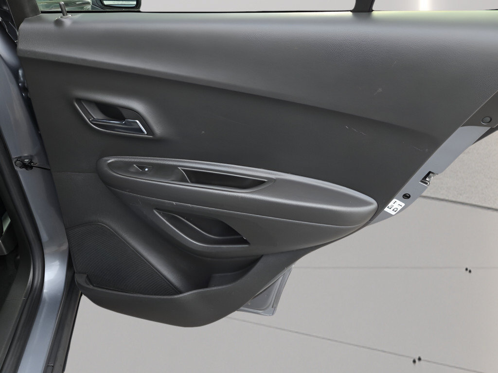 Certified 2019 Chevrolet Trax LT w/ LT Convenience Package FWD image 10