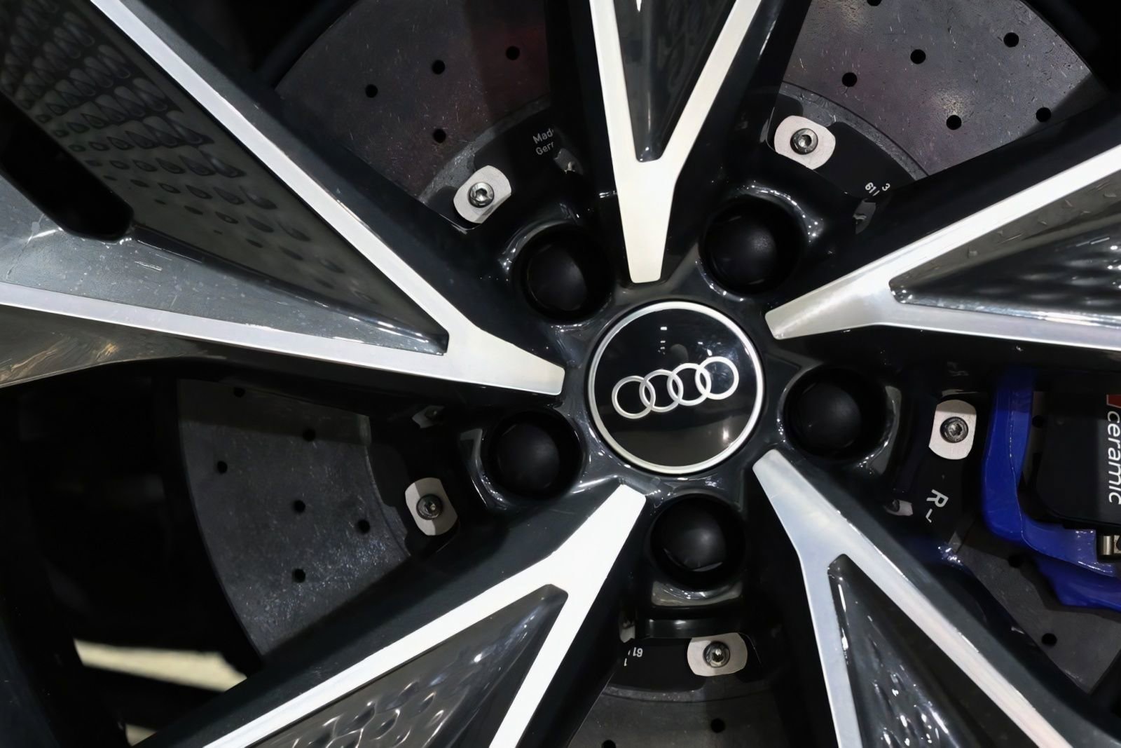 Used 2022 Audi RS 7 Sportback AWD/4WD image 12