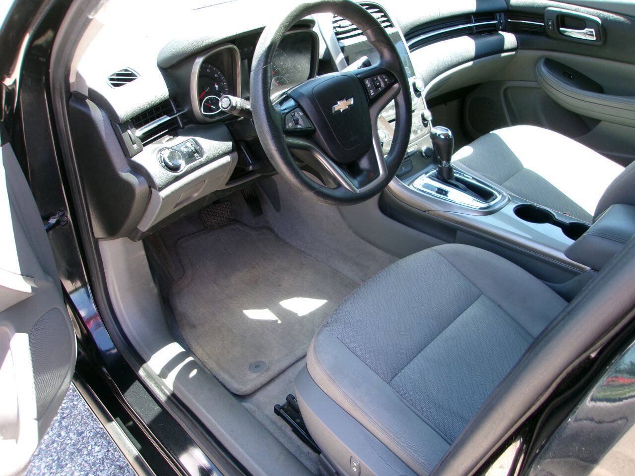 Used 2013 Chevrolet Malibu LS w/ Protection Package FWD image 5