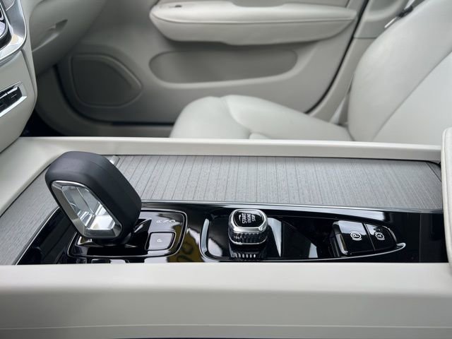 Certified 2024 Volvo S60 B5 Plus AWD/4WD image 37