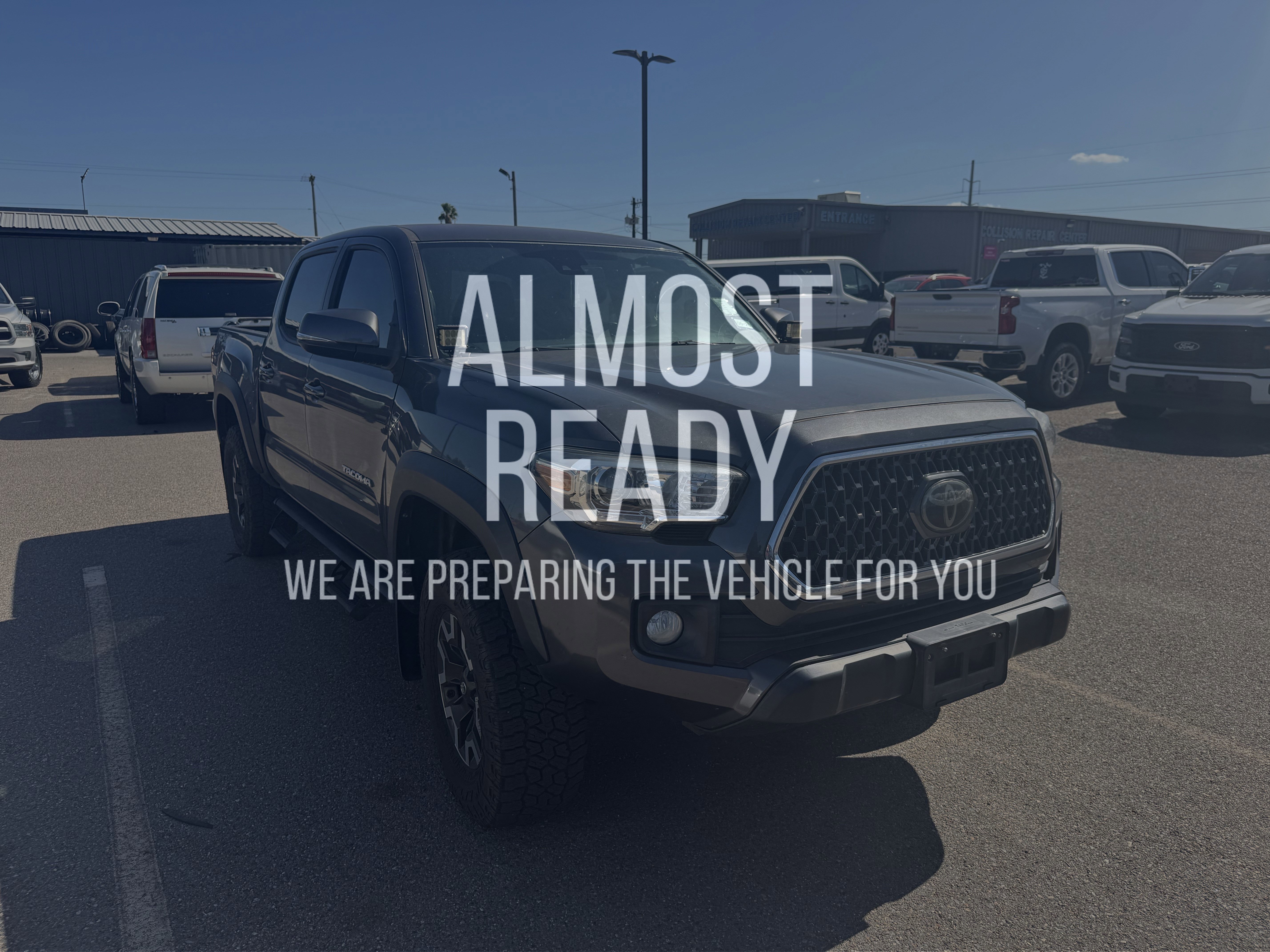 Used 2018 Toyota Tacoma TRD Off-Road AWD/4WD image 5