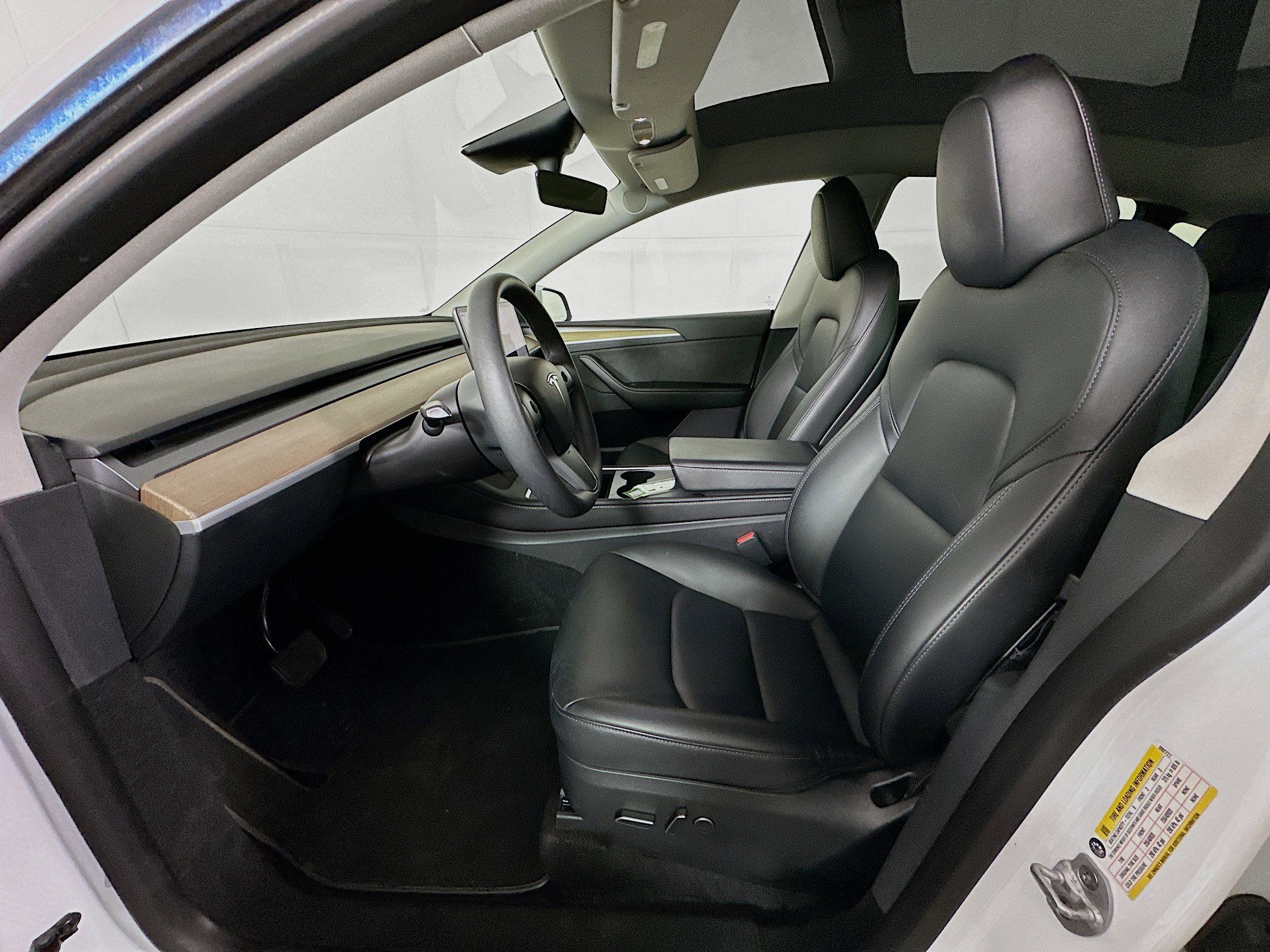 Used 2023 Tesla Model Y AWD image 13